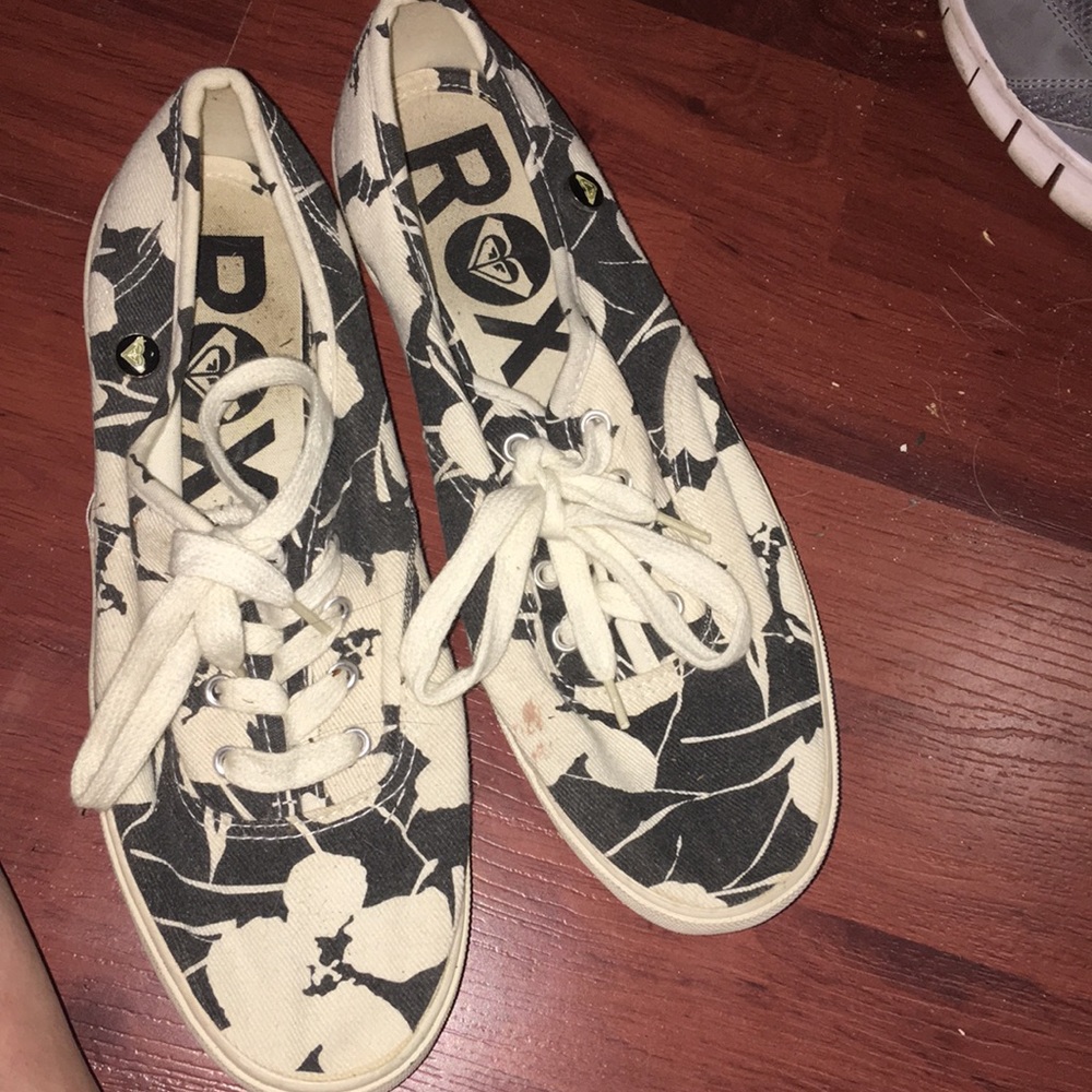 Cute Roxy shoes.